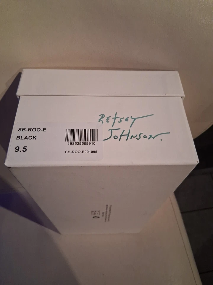 Sandalia de tacón Betsey Johnson para mujer negra/plateada 9,5 nueva en caja Foto 2 de 4