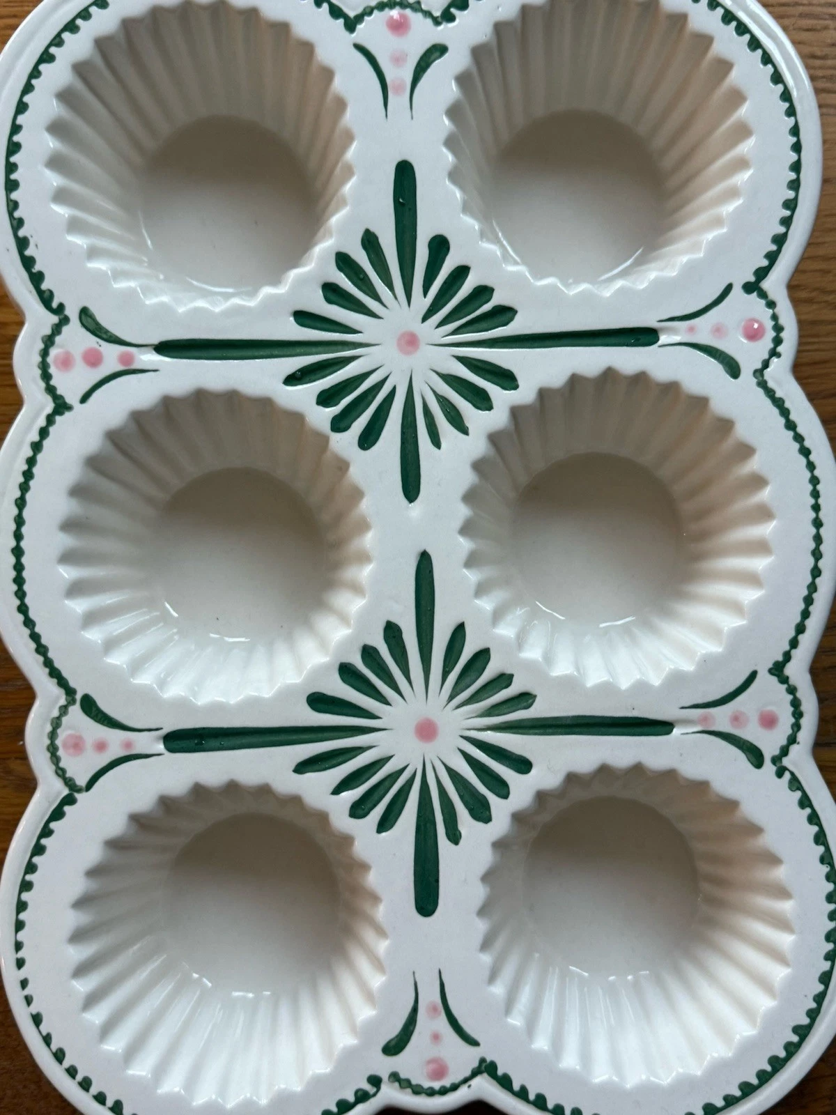 Anthropologie Maelle Ceramic Muffin Cupcake Baking Pan Green and Pink Accents
Opens in a new window