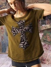 Boutique Distressed Green Casual  Cotton Tee Cross Shirt Top M Anthropologie 