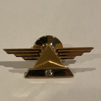 Delta Air Lines 20 Year Service Award Pin 1/10 10K gold with Diamond like new