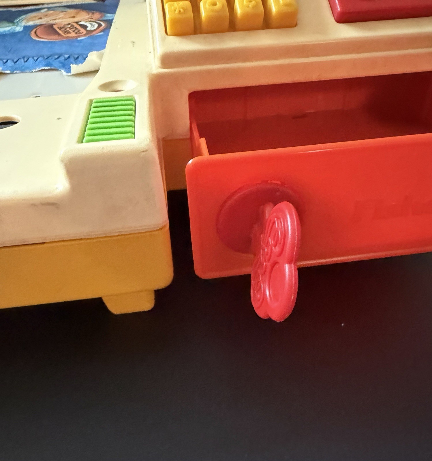 как выглядит Vintage 1988 Fisher Price Magic Scan Checkout Cash Register 2102 фото