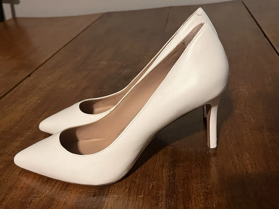 Zapatos de salón Ann Taylor blancos talla 8,5 Foto 2 de 4