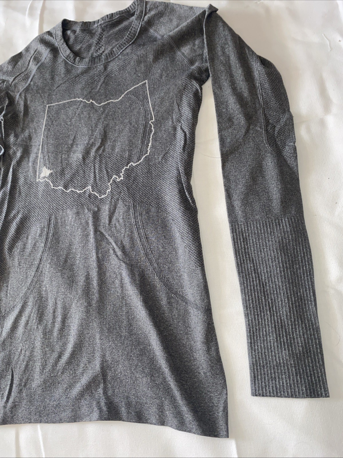 Lululemon Extra Small, Small, Gray, Long Sleeve T… - image 3