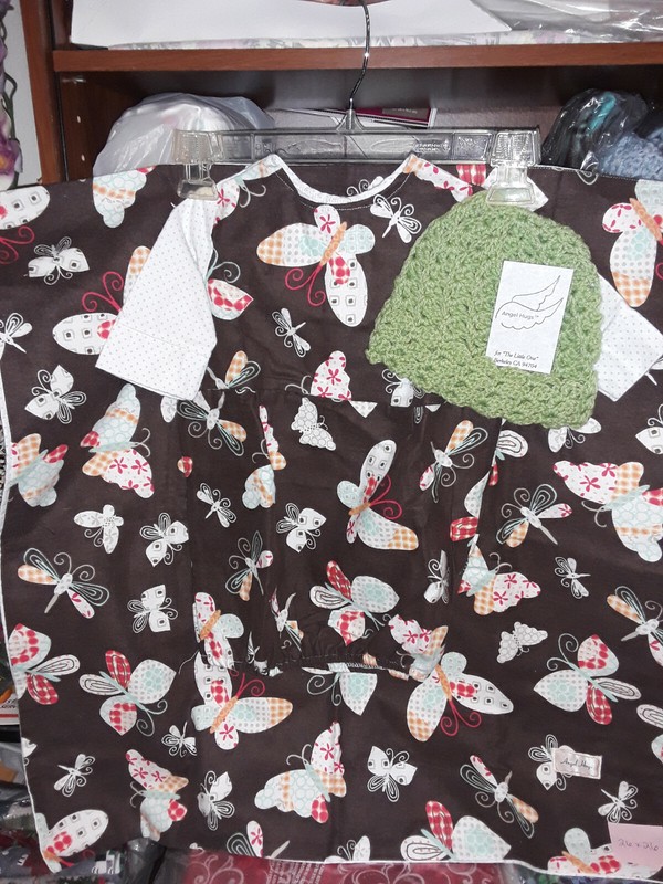 Brown Butterfly Print-REVERSIBLE Baby Blanket Set. Brand New. Newborn -3 Months.