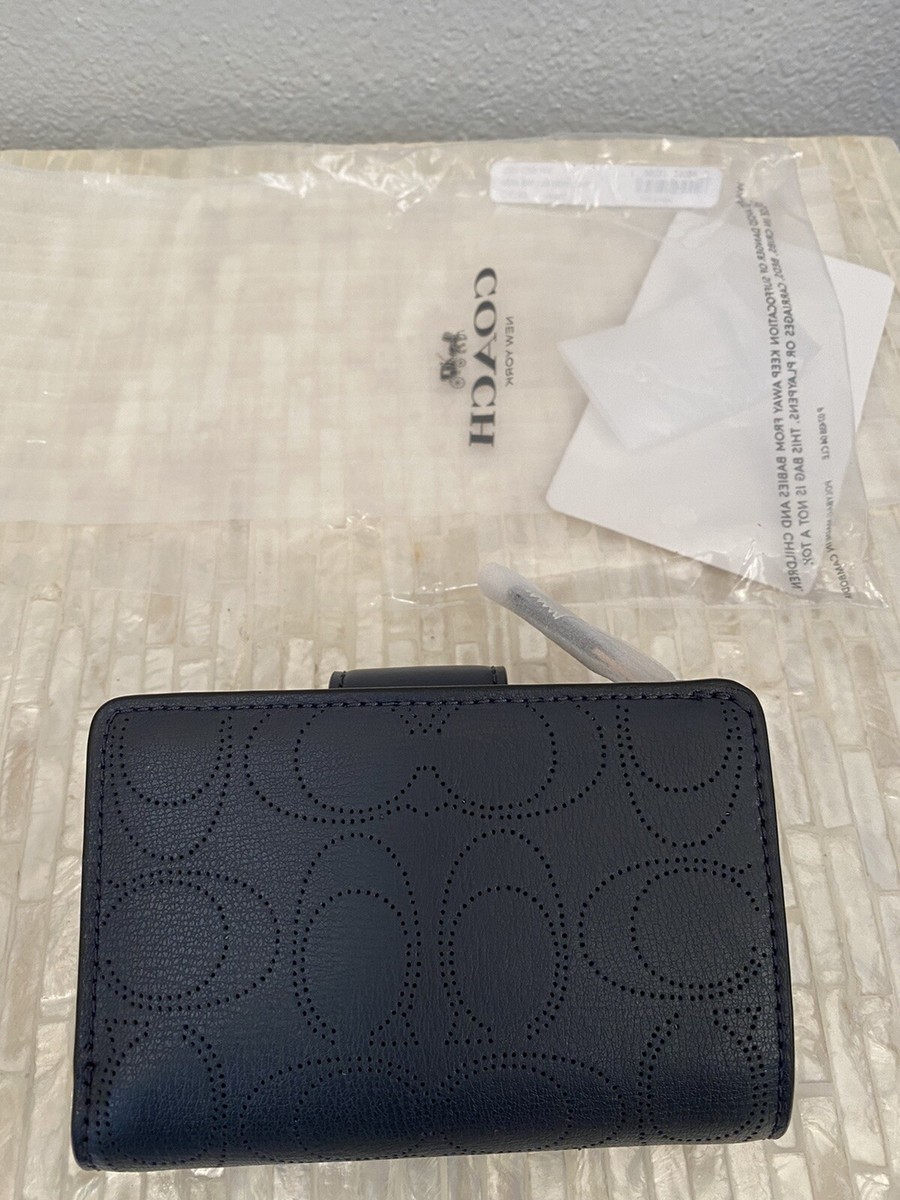 Coach Medium Corner Zip Wallet In Signature Leather C4768 Im