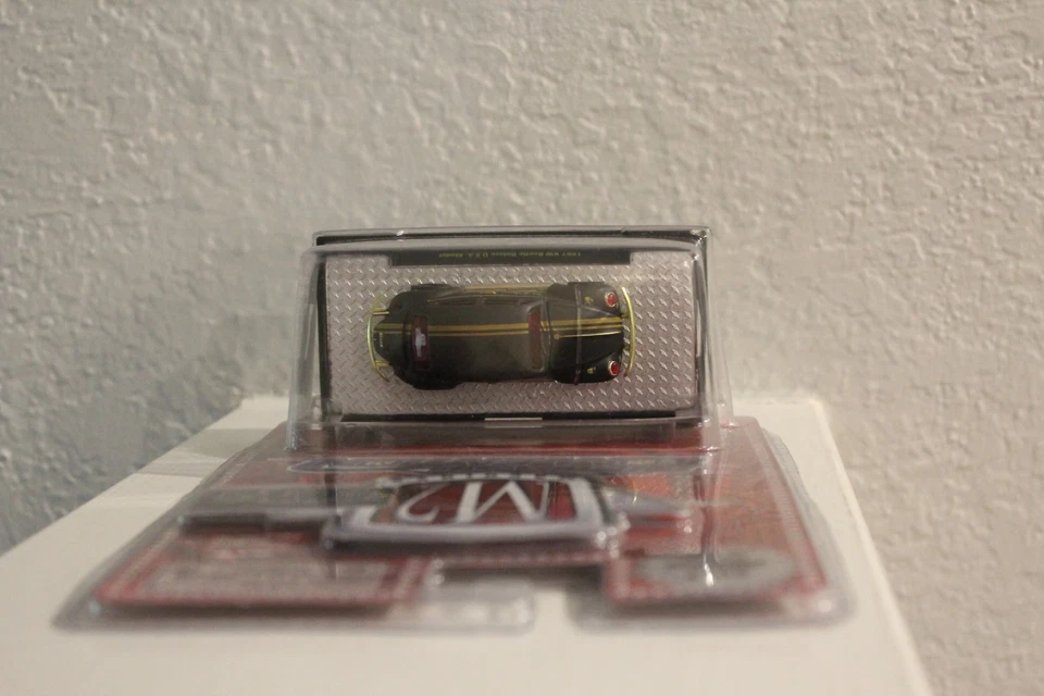 M2 Machines Chupacabras 1967 VW Volkswagen Beetle Limited Convention Chase /250 - Image 3 of 4