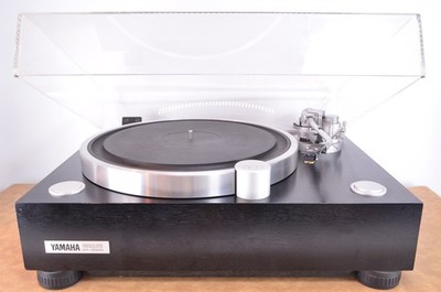 Yamaha GT-2000 Quartz DD Turntable Excellent Working w/ YA-39 SHURE M75B
