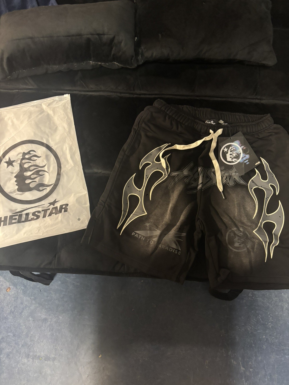 Hellstar Black Shorts Men’s Large NWT Ships Next Day L