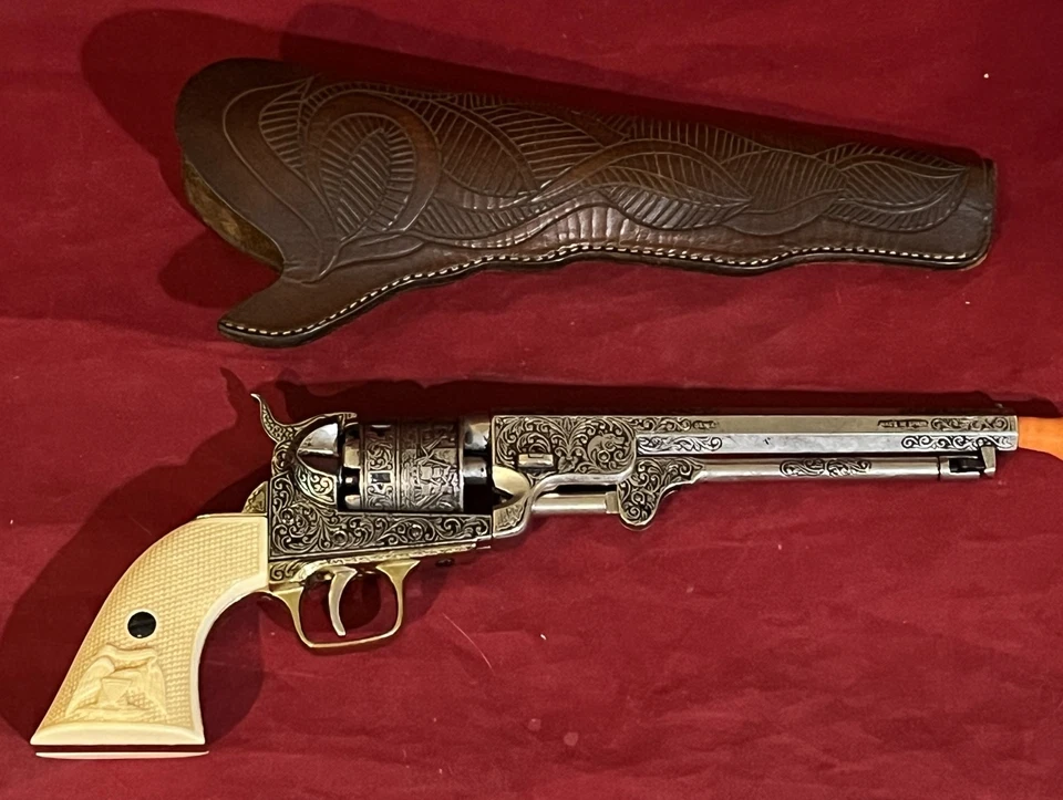 VINTAGE DENIX #1040B ENGRAVED COLT NAVY .36 Cal PROP/ REPLICA PISTOL + HOLSTER - Image 2 of 4