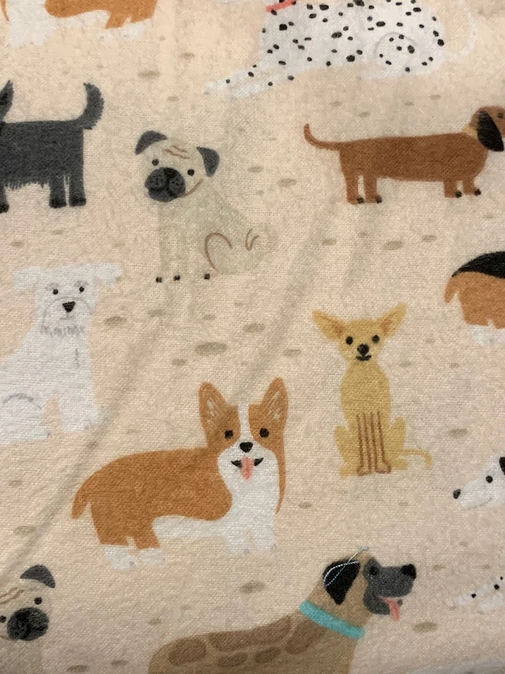 Tela perros todo tipo en franela bronceada 1/4 yarda Foto 3 de 3