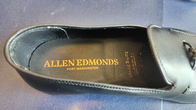 Allen Edmonds Spring Street Black Tassel Loafers Men display picture 2