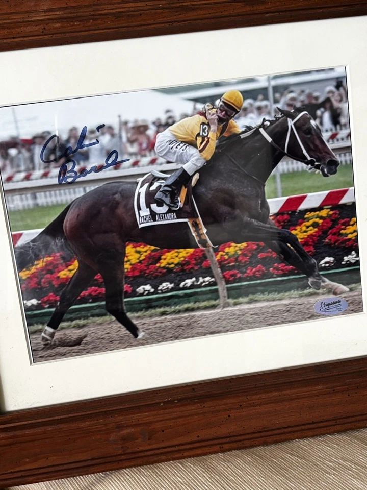 Foto firmada por Rachel Alexandra de carreras de caballos de pura sangre Calvin Borel Foto 2 de 4