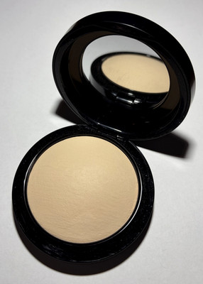 MAC ''Light Plus'' Mineralize SkinFinish Natural Face Powder .35 oz NEW!