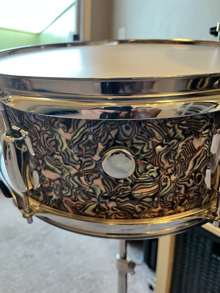 复古 Artist LTD 小军鼓 5.5x14 鲍鱼饰面 6 球带原装 Stock Cym — 第 3/4 张图片