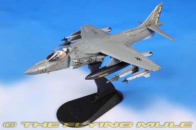 Hobby Master 1:72 AV-8B Harrier II USMC VMA-542 Tigers WH00