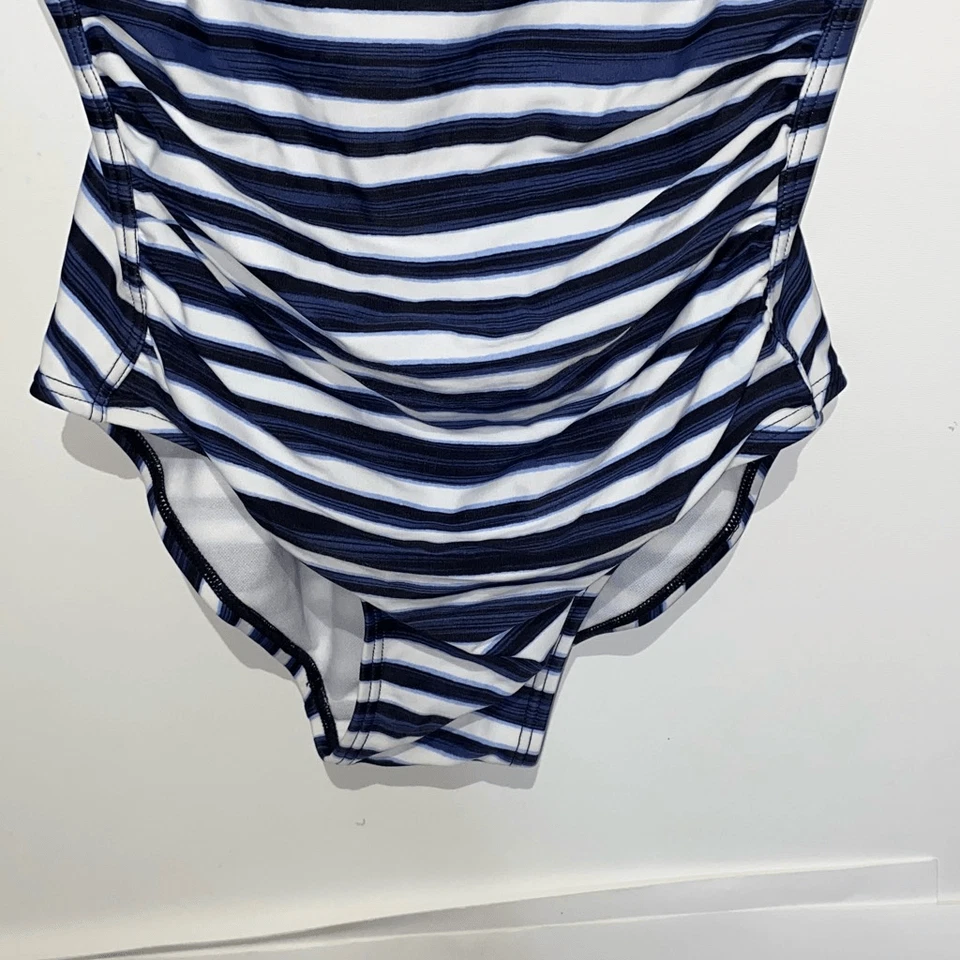 Traje de baño Shore Shapes para mujer azul blanco a rayas sujetador incorporado de una pieza talla 8 Foto 2 de 4