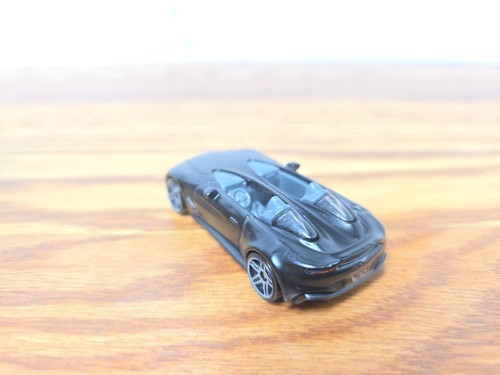 Aston Martin V12 Speedster / Factory Fresh / Hot Wheels 2022 (Loose) - Picture 4 of 6