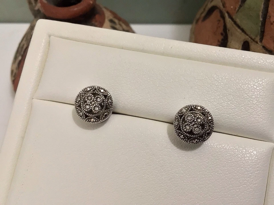 Aretes con dientes de sierra de diamante natural de plata de ley 925 de colección M usados en excelente estado 1,9 g Foto 2 de 4