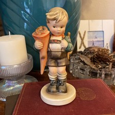 Vintage Hummel Figurine #80 Little Scholar, Germany, Excellent Condition