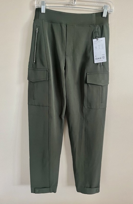 NWT-Athleta Endless Cargo Pant, Size 2
