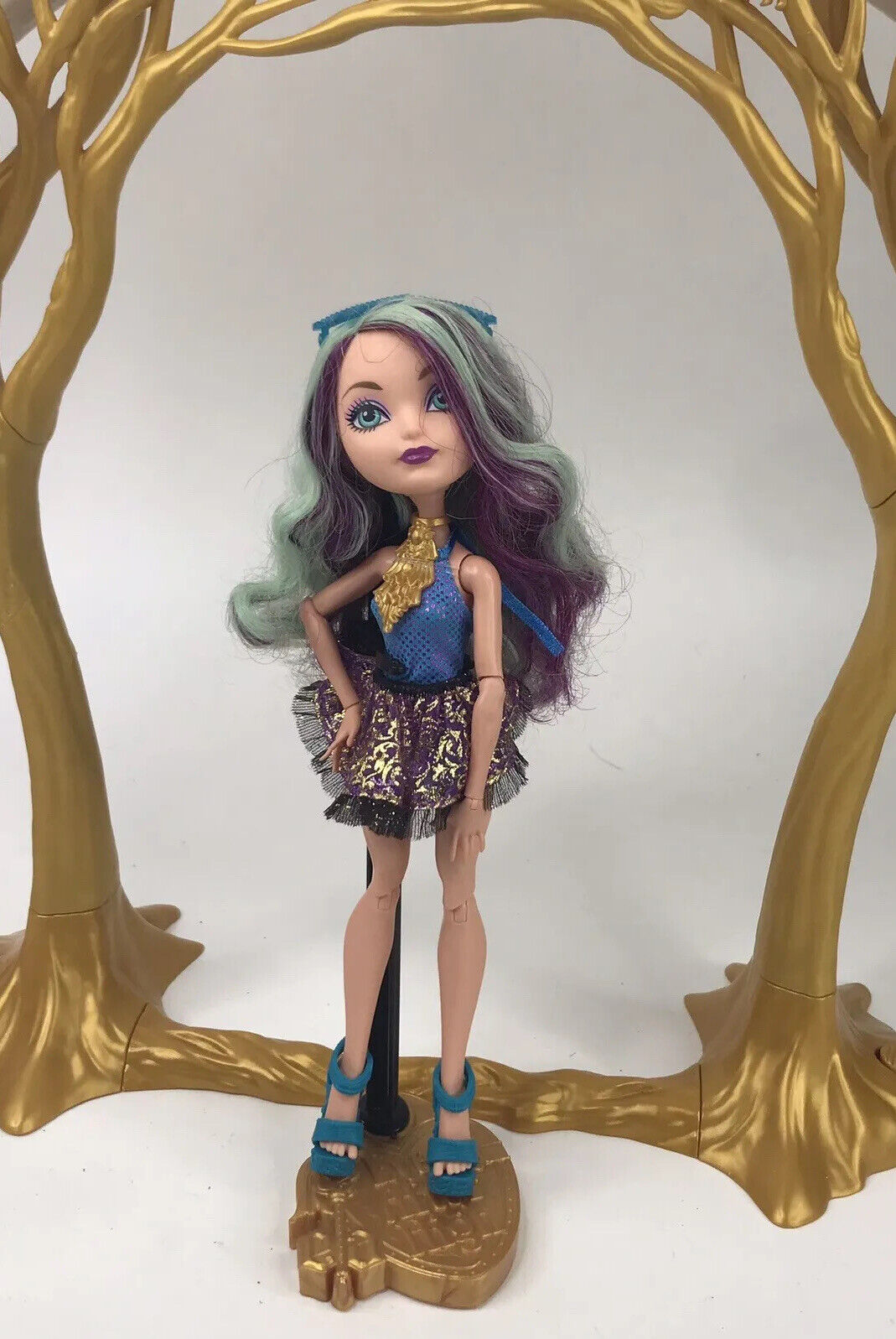 Ever After High ~ MADELINE HATTER (MIRROR BEACH) DOLL ~ MATTEL ~ Retired