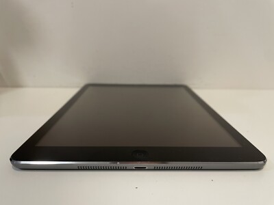 Apple iPad Air 1st Gen. 32GB, Wi-Fi, 9.7in - Space Gray