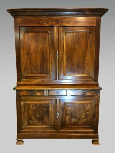 Meubles de rangement du XIXe siècle buffet haut Louis-Philippe
