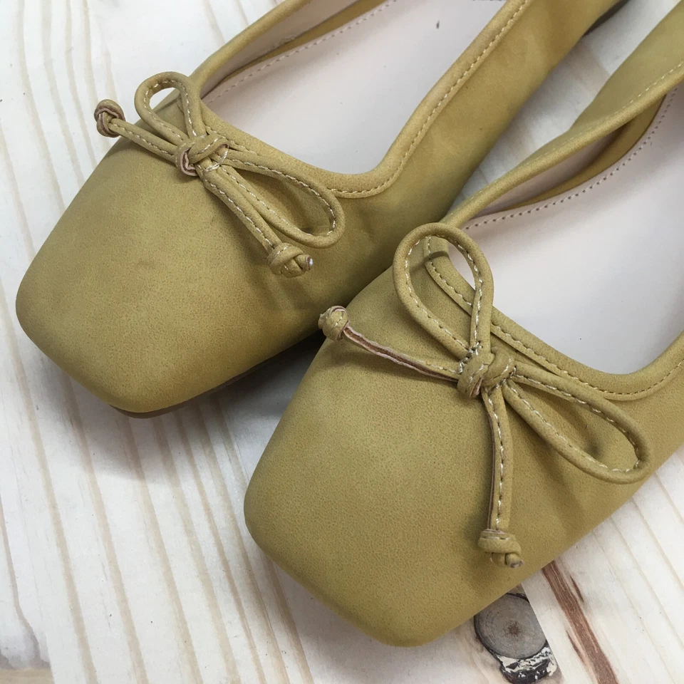 Zapatos Liz Claiborne para mujer 8,5 ballet planos dorados imitación cuero punta cuadrada Foto 4 de 4