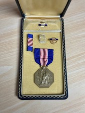 WWII US SOLDIERS MEDAL CASED SET