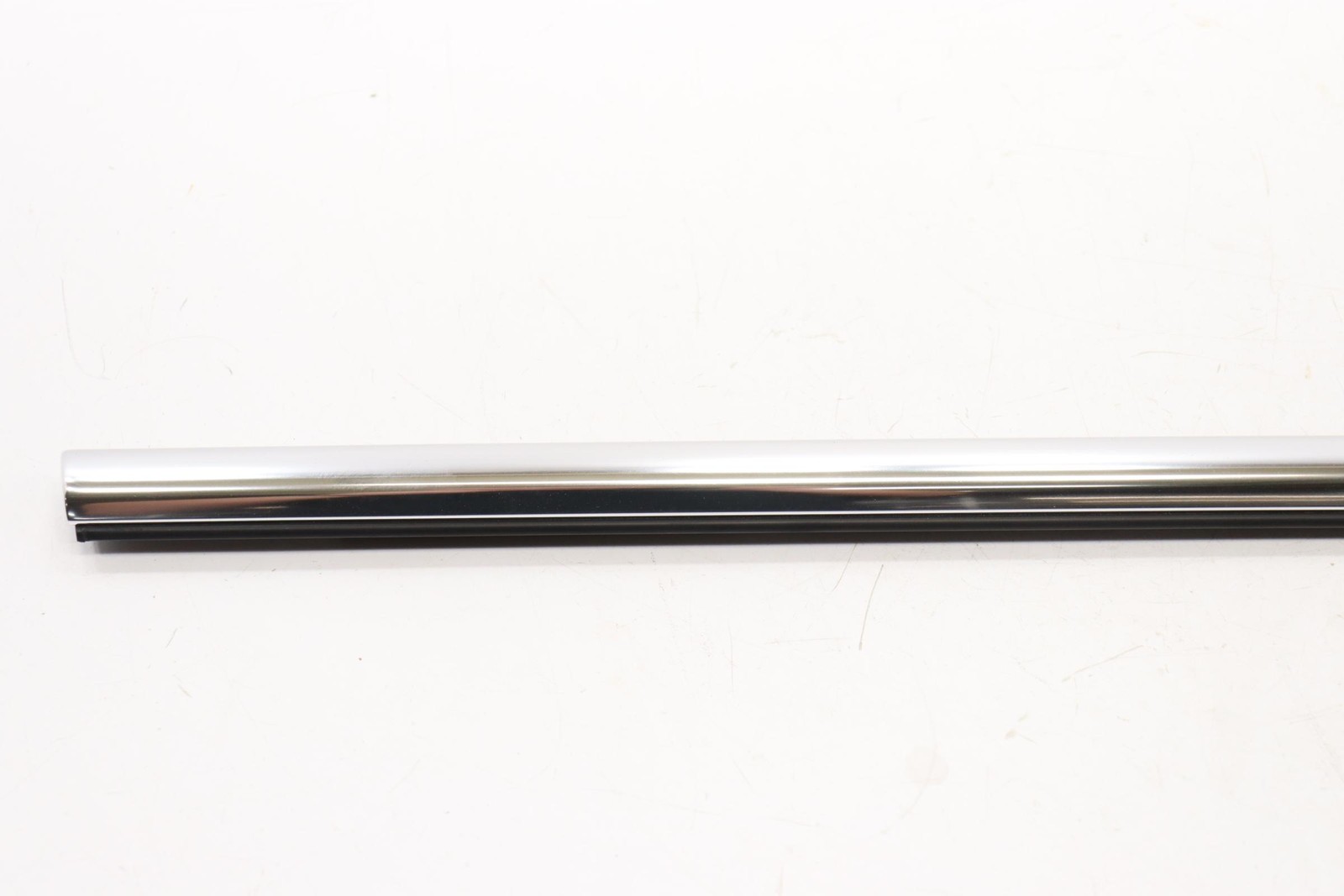 2014 - 2024 MASERATI GHIBLI REAR RIGHT SIDE DOOR WINDOW BELT MOLDING COVER OEM