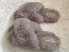 WOMEN'S SIZE 9 GRAY SLIPPERS FURRY