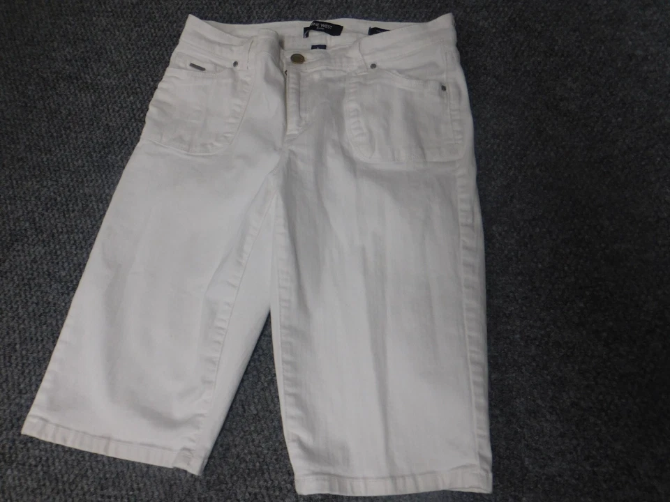 Pantalones cortos Nine West para mujer 6 bermudas blancas denim Foto 3 de 4