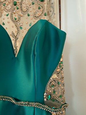 Camille La Vie emerald green prom dress. Worn once- good condition | eBay Camille La Vie emerald green prom dress. Worn once- good condition | eBay