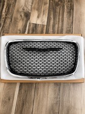 Front Grille For 2015-2023 Chrysler 300 Black Honeycomb Chrome Trim New Front Grille For 2015-2023 Chrysler 300 Black Honeycomb Chrome Trim New