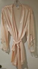 NEW VTG Natori Pale Peach Satin Short Robe With Lace  Appliques Large