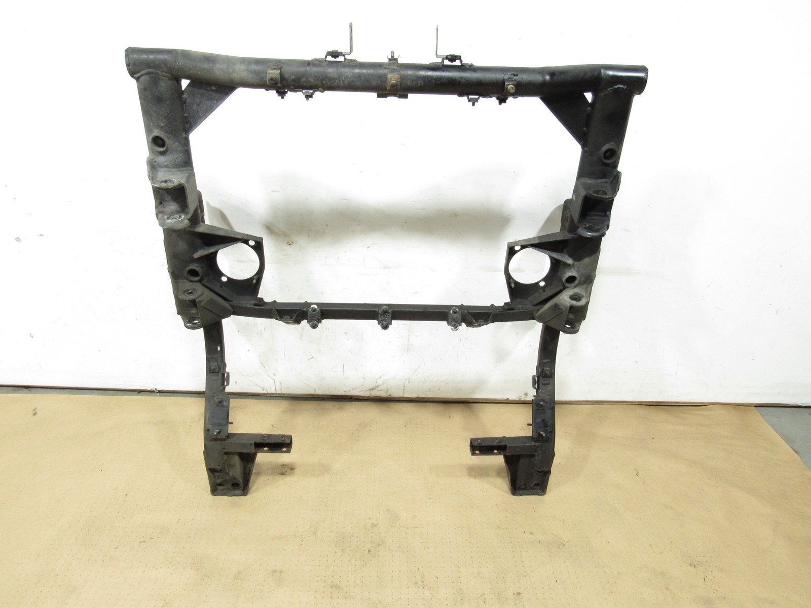 02-06 Maserati Coupe GT 2004 4.2L RWD Front Suspension Crossmember Subframe ;