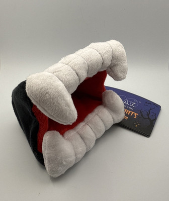 NEW Halloween Dog Toy Howling Haunts Barky s Bite Vampire Teeth Plush P.L.A.Y.