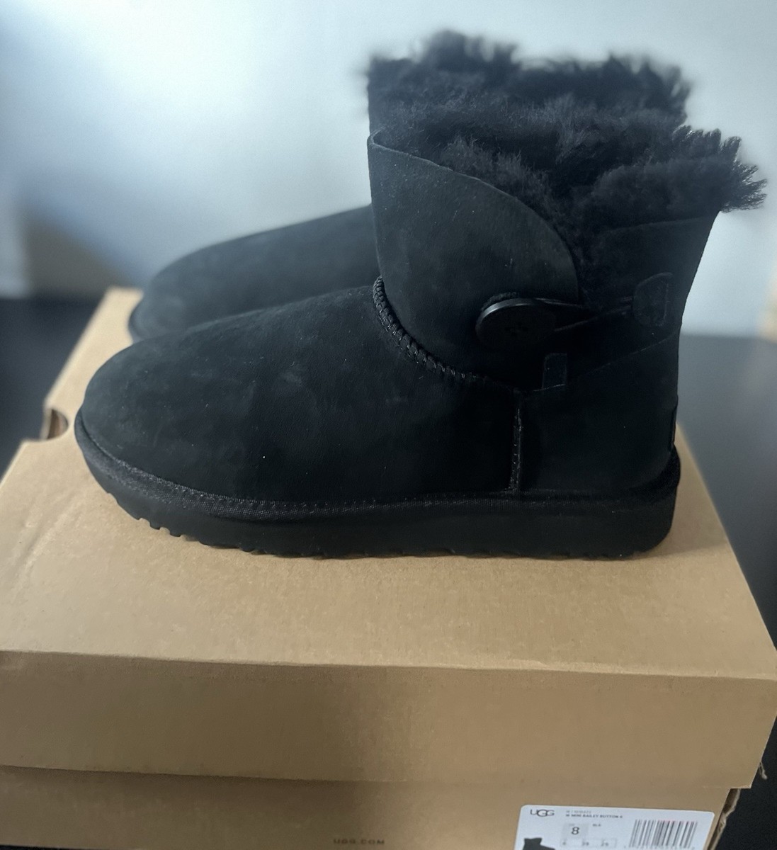 UGG Classic Black Sheepskin Lined Ankle Boots Size NEW