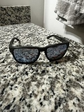 Sunglasses (not smart glasses)