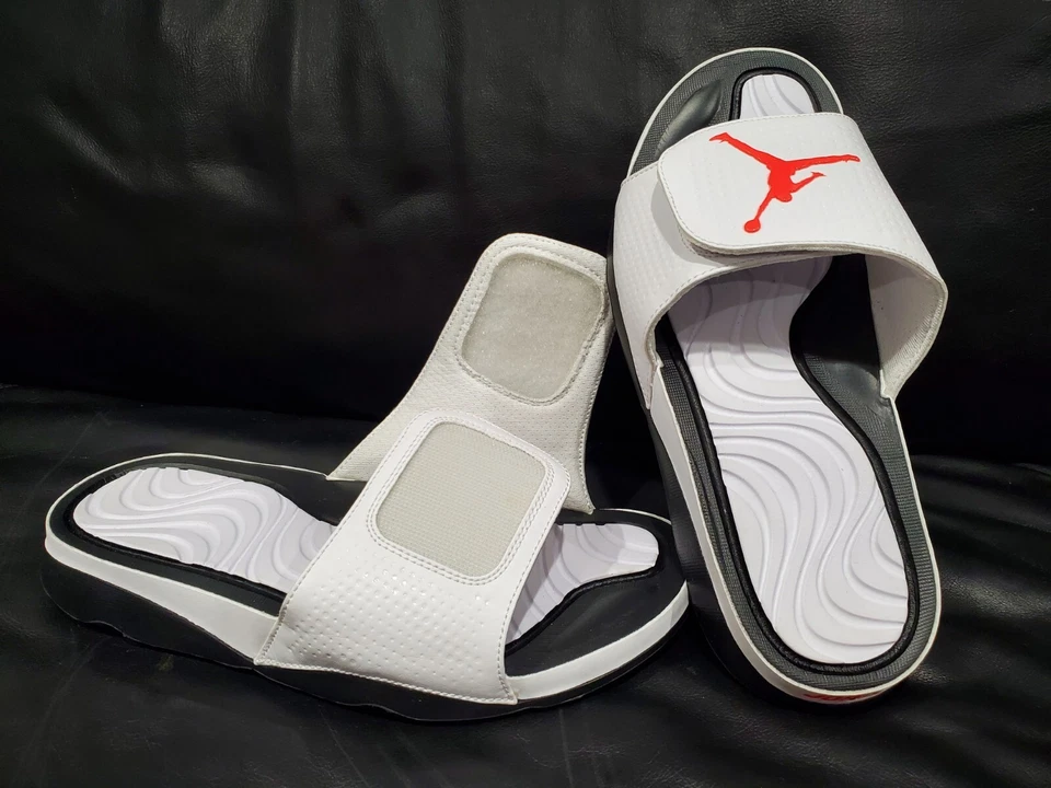 MNs US 7 11 13=8 12 14 WMNs AIR JORDAN Hydro V RARE SlidesBLKwht NIKE 820257 121 - Image 4 of 4