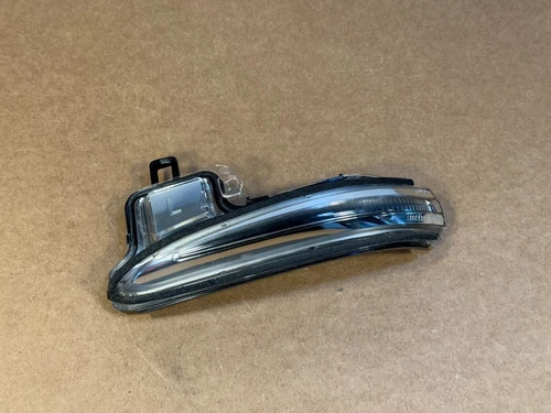 TOYOTA HIGHLANDER MK4 GENUINE LH Left Mirror Turn signal Lamp 817400E040