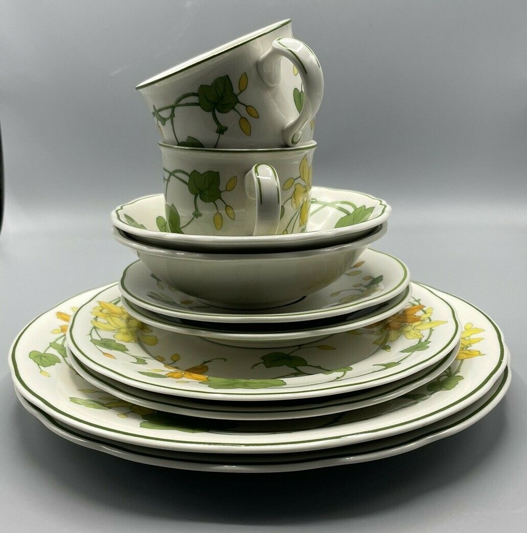 Villeroy & Boch Geranium (Non Ribbed Rim) Two Five Piece Villeroy & Boch Geranium (Non Ribbed Rim) Two Five Piece