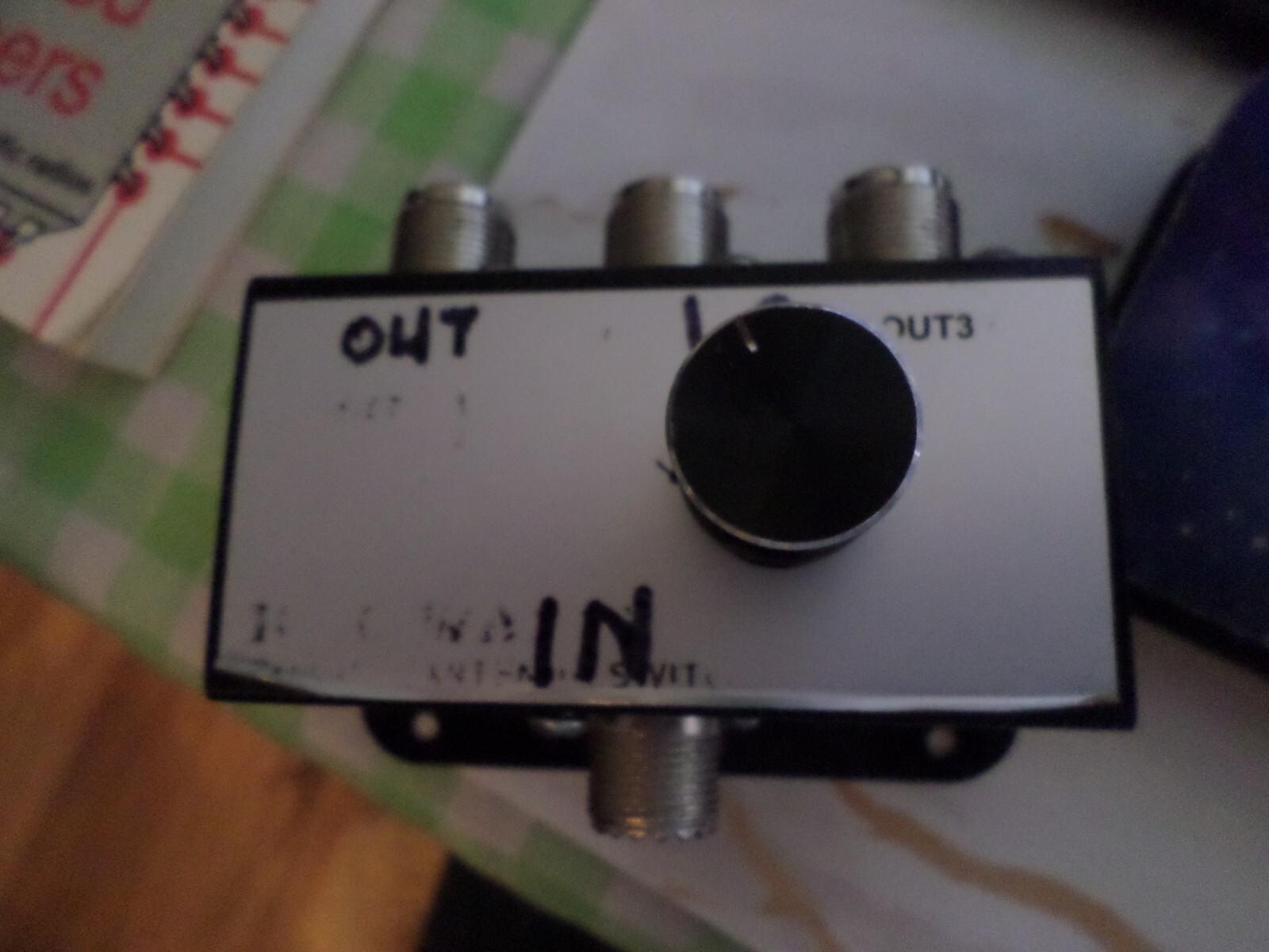 Antenna repositioning switch