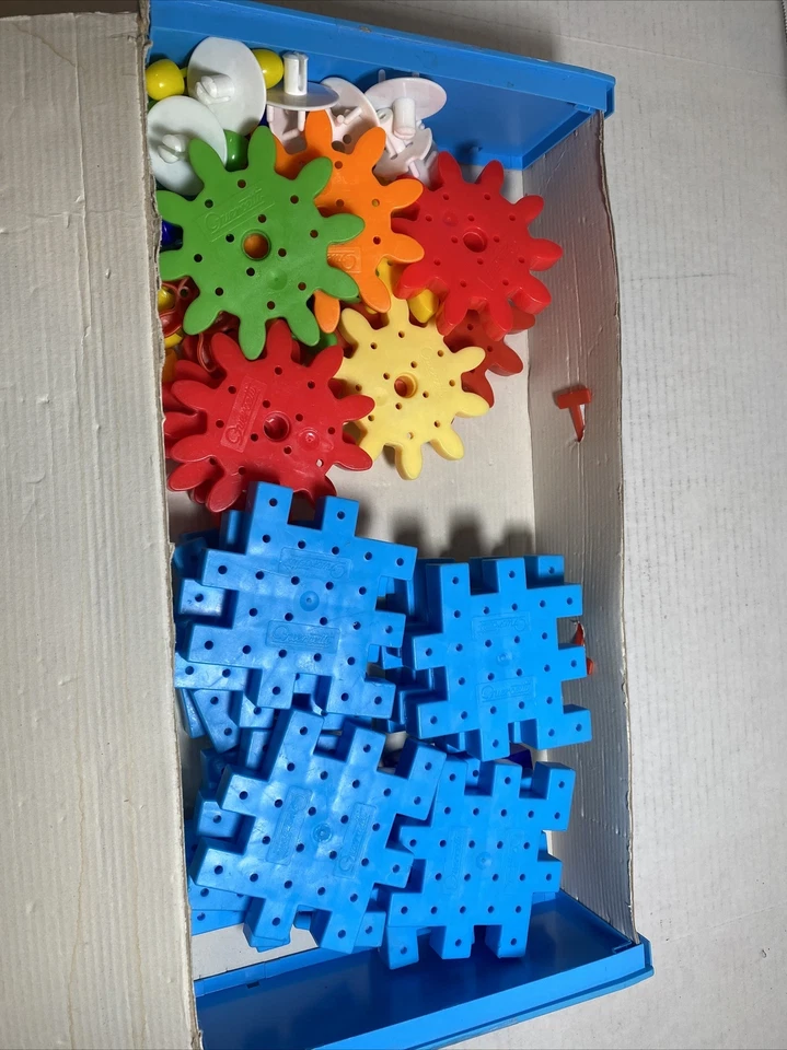 Vintage Quercetti 90+ The Towable Cart- Building Set #2350 Made In Italy “As Is” - Image 3 of 4