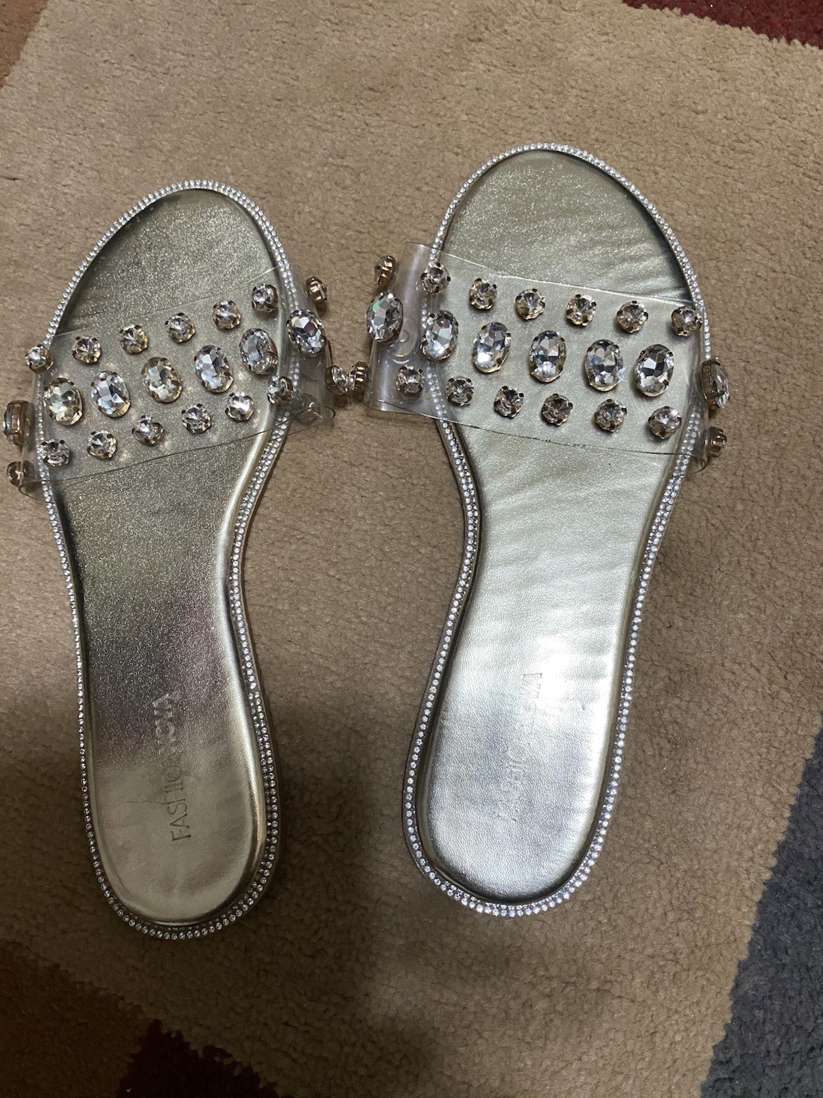 APL Sandali piatti con strass oro (fashion nova) sandalo taglia 11