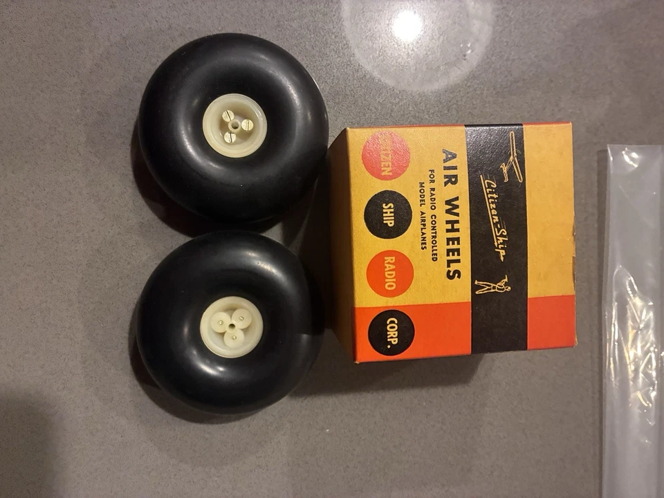 Citizenship Pneumatic NOS Vintage Balsa RC Modellflugzeug Bausatz Räder