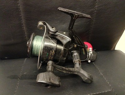 Spro Impact Rolle mit Schnurr, Vorfach Haken Und Schwimmer, Fertig Zum Montieren