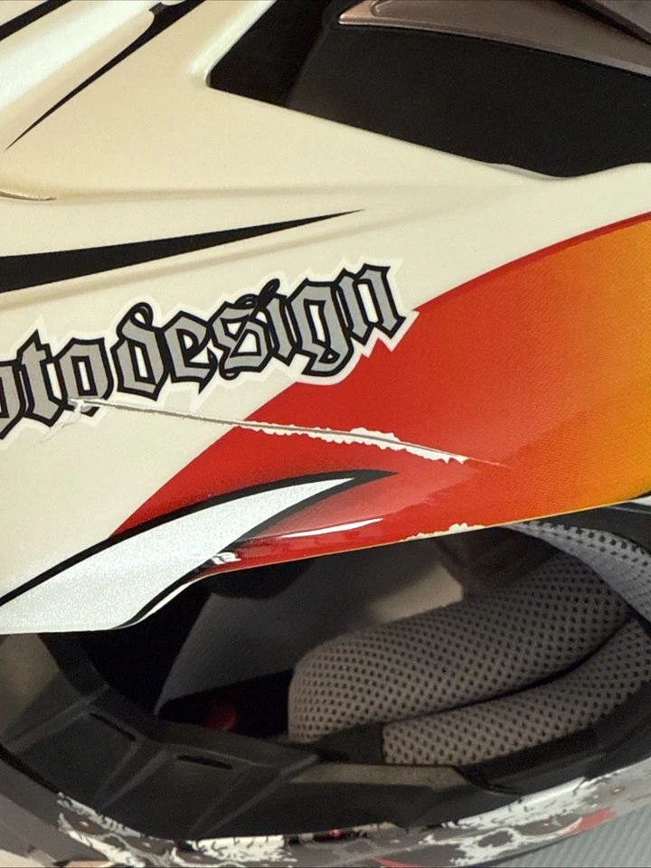 KBC MotoDesign Super X6 Skull Size XS 53-54cm Dual Internal Vent System Helmet - Image 3 of 4