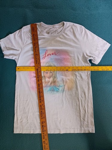 TAYLOR SWIFT - LOVER - OFFICIAL MERCH T-SHIRT - Medium- Preowned - Picture 6 of 8