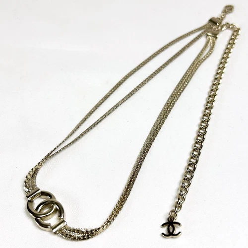 Collana catena CHANEL 2 fili logo CC marchio Coco 2024 incisa colore oro donna